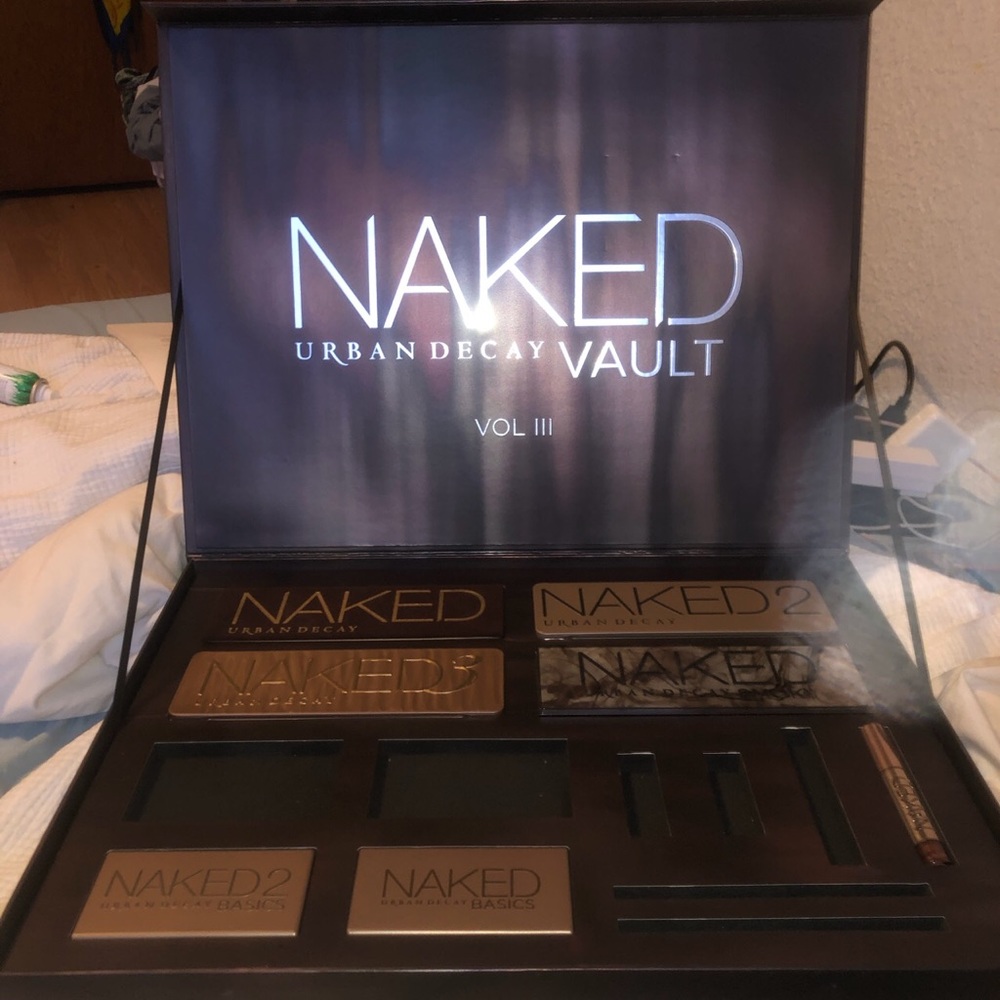Naked Pallet